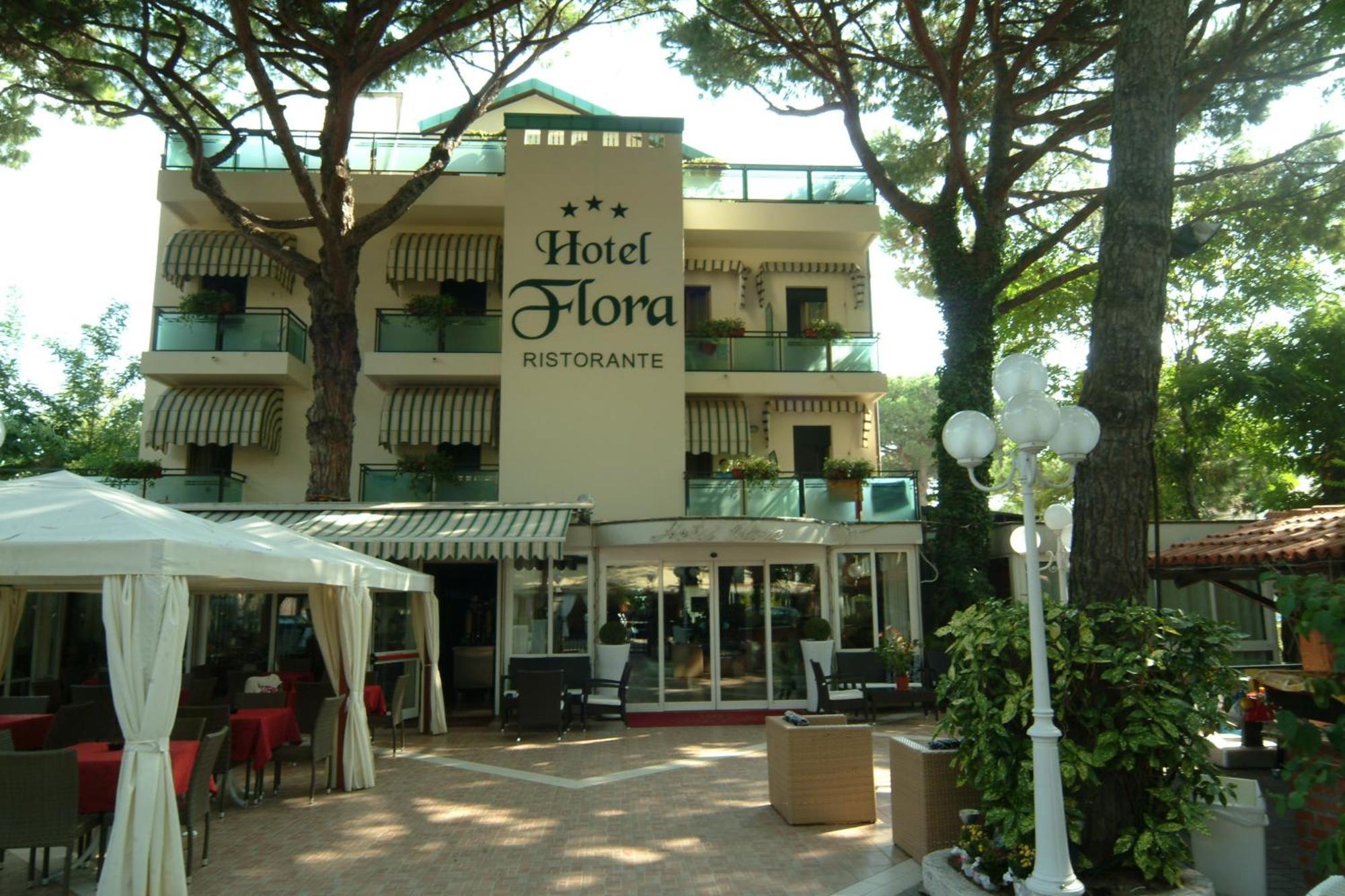 Hotel Flora ميلانو ماريتيما المظهر الخارجي الصورة