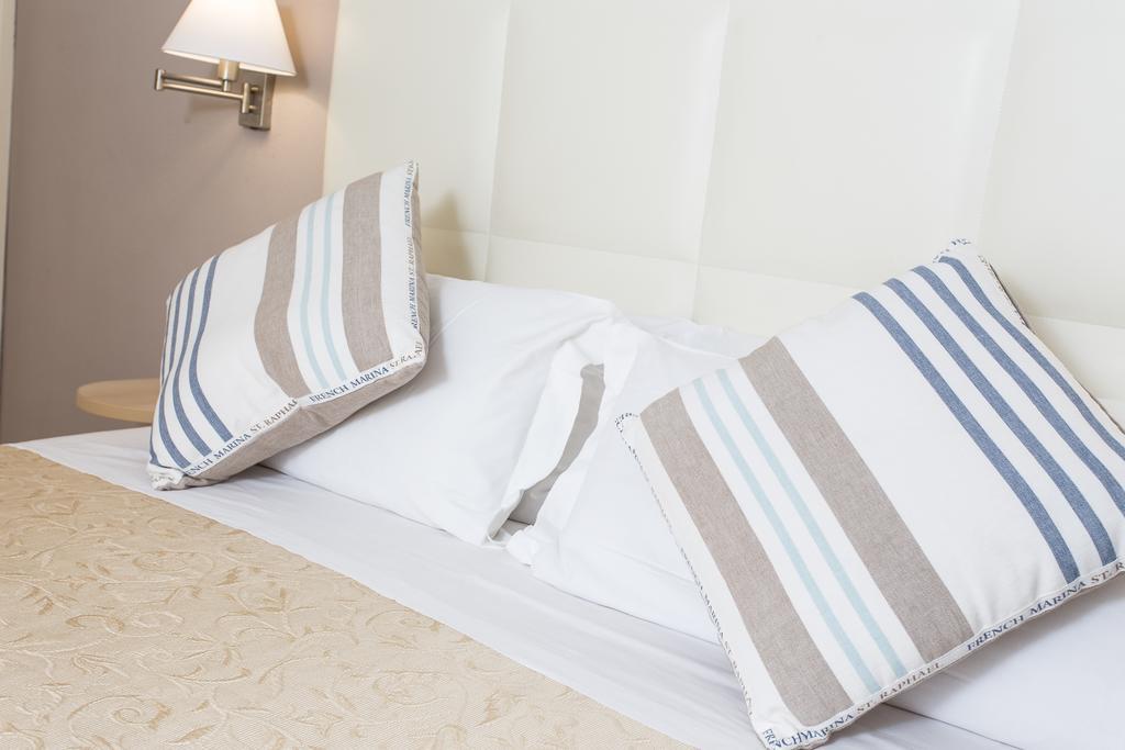 Hotel Flora ميلانو ماريتيما المظهر الخارجي الصورة