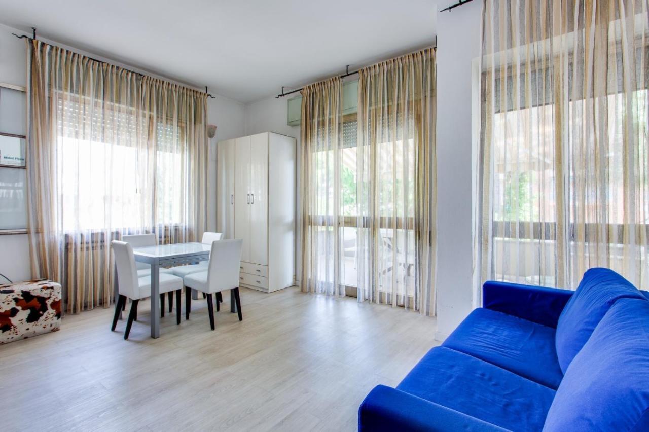 Hotel Flora ميلانو ماريتيما المظهر الخارجي الصورة