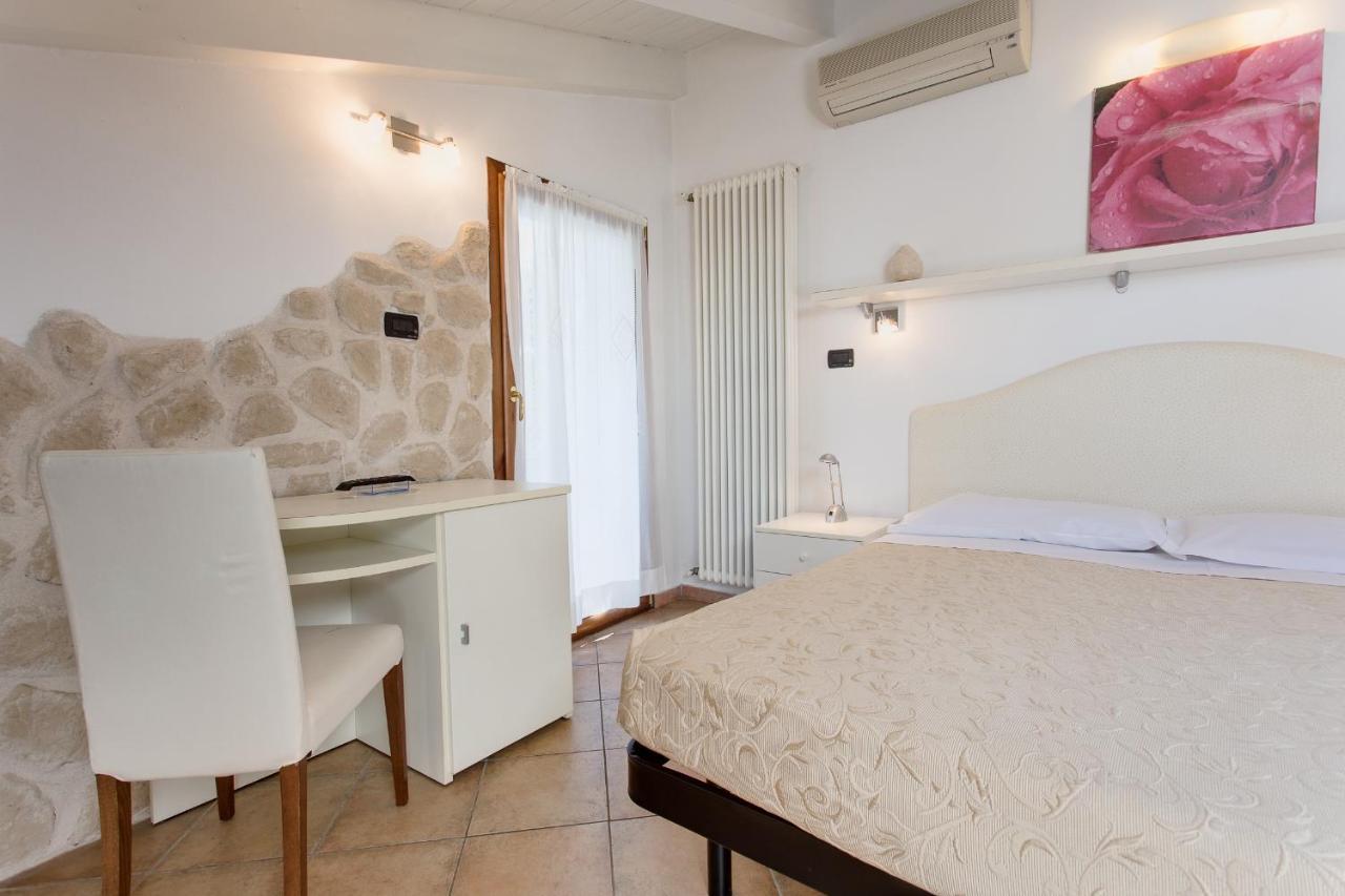 Hotel Flora ميلانو ماريتيما المظهر الخارجي الصورة